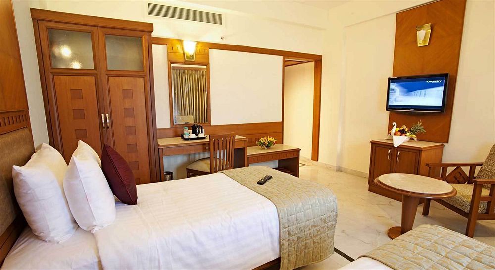 Jp Chennai Hotel Extérieur photo