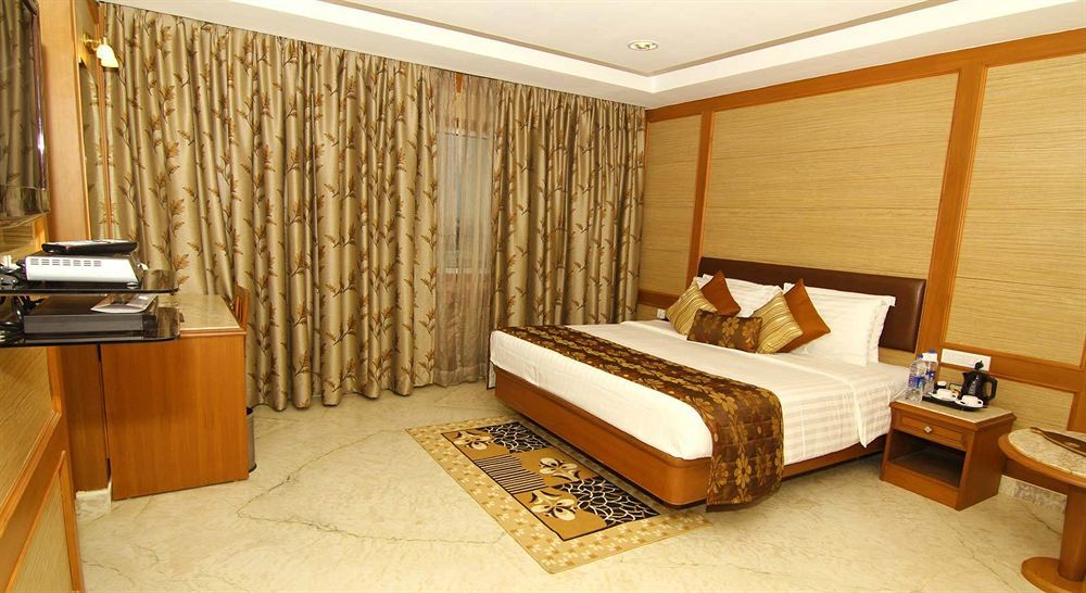 Jp Chennai Hotel Extérieur photo