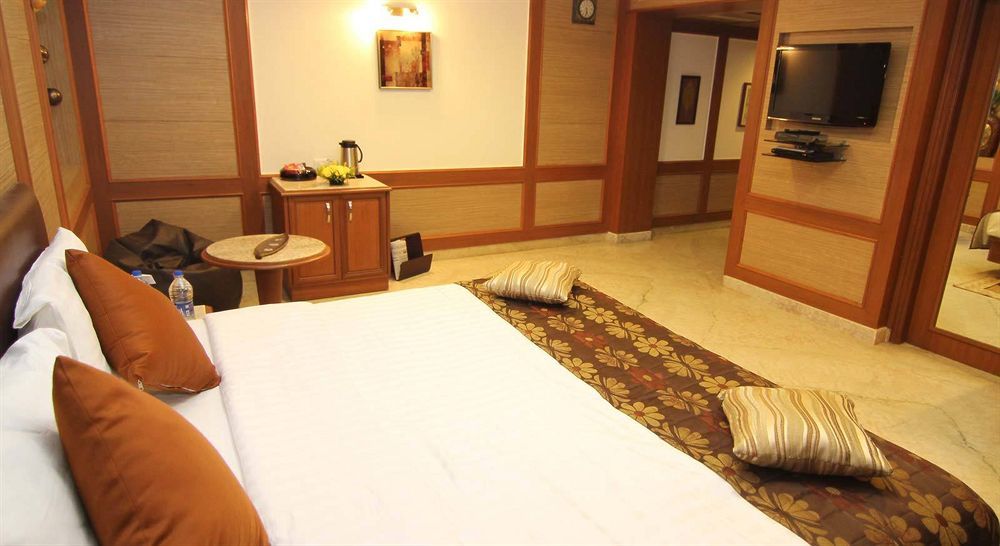 Jp Chennai Hotel Extérieur photo